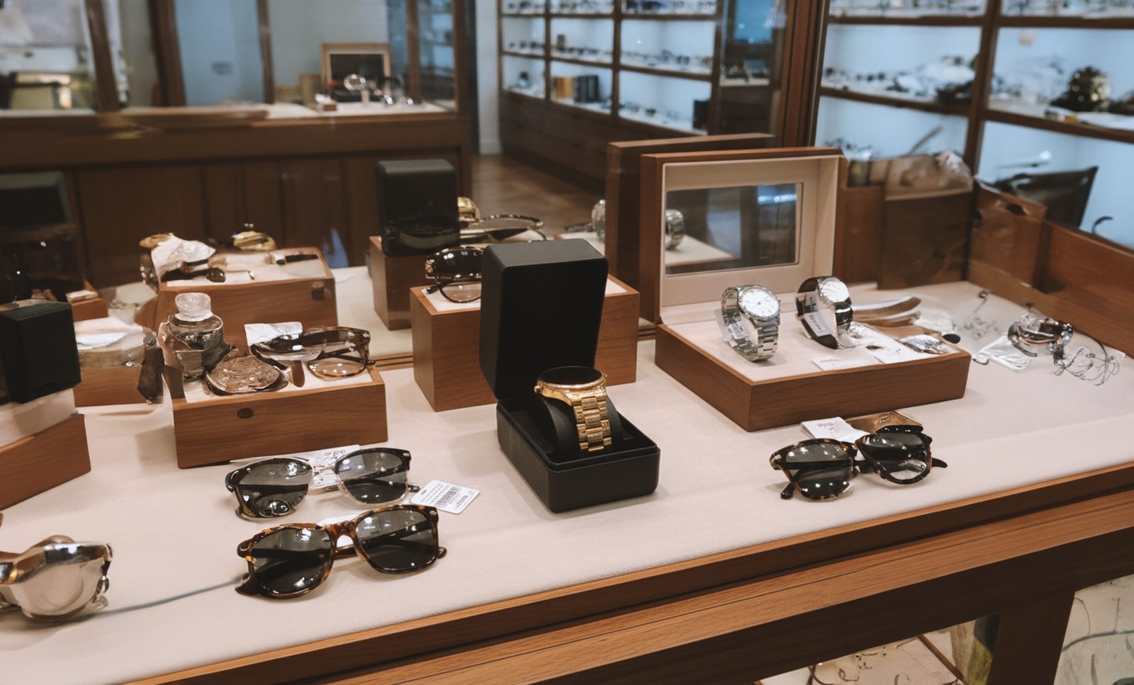 Como a caixa de relógio pode transformar a vitrine e valorizar o produto