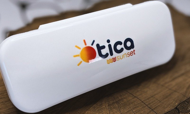 Estojos personalizados com gravação colorida